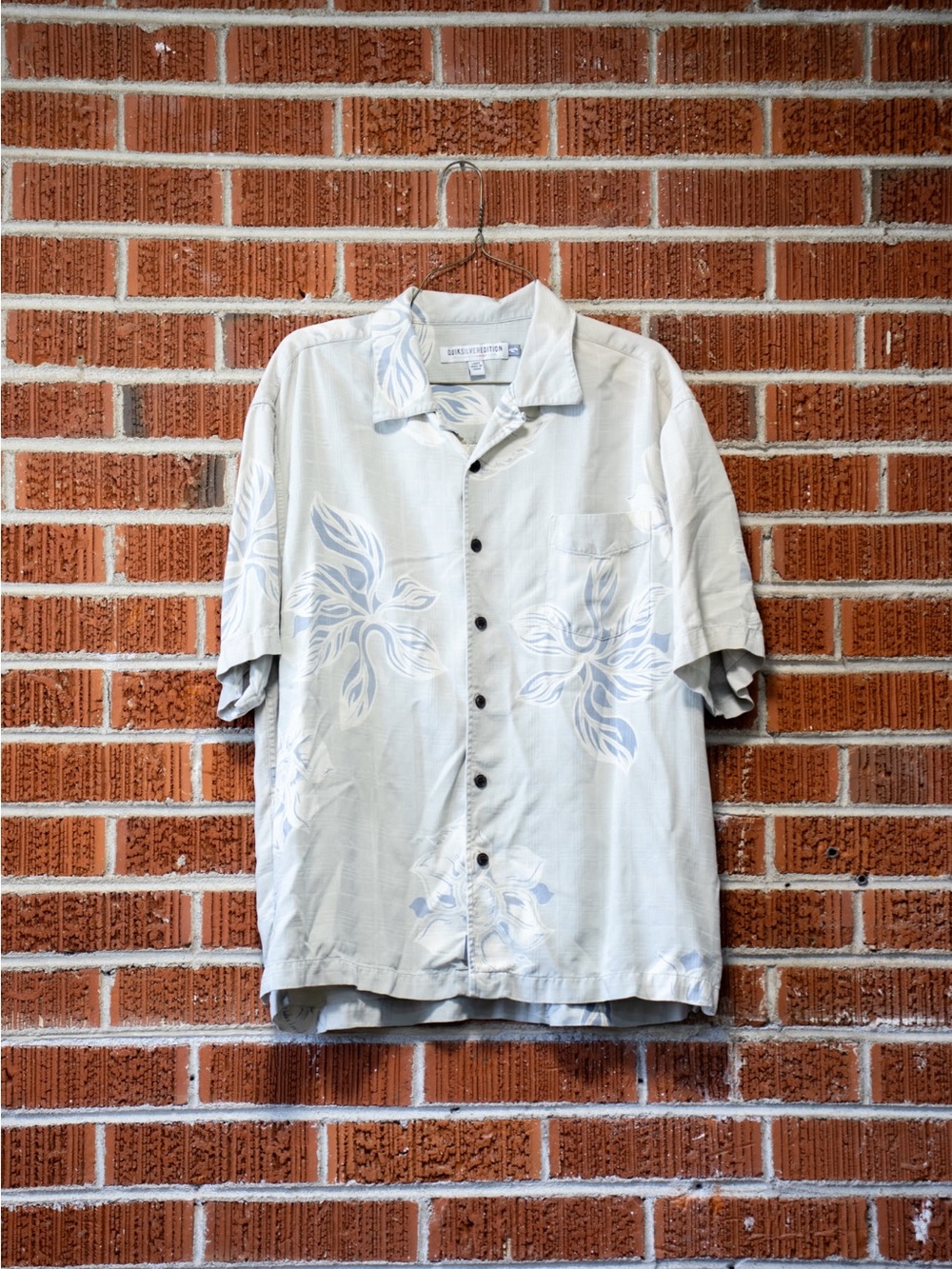 Quiksilver Edition 100% Silk Cream Men's L Hawaiian Tropical Button-Up Shirt